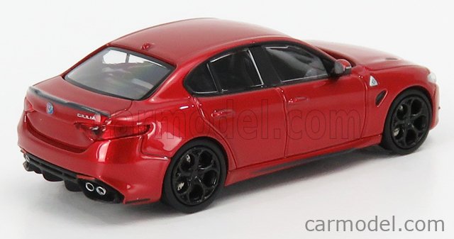 Minichamps Scale Alfa Romeo Giulia Quadrifoglio