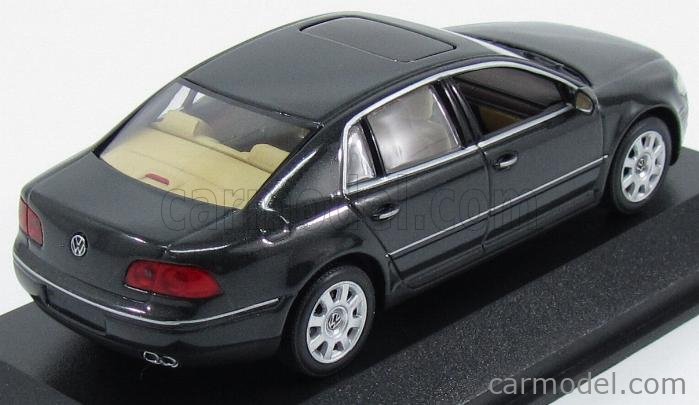 MINICHAMPS 400051002 Scala 1 43 VOLKSWAGEN PHAETON 2002 BLACK MET