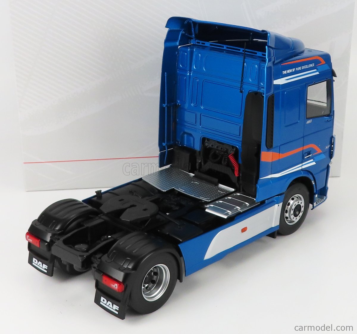 Premium Classixxs Scale Daf Xf Space Cab Tractor Truck