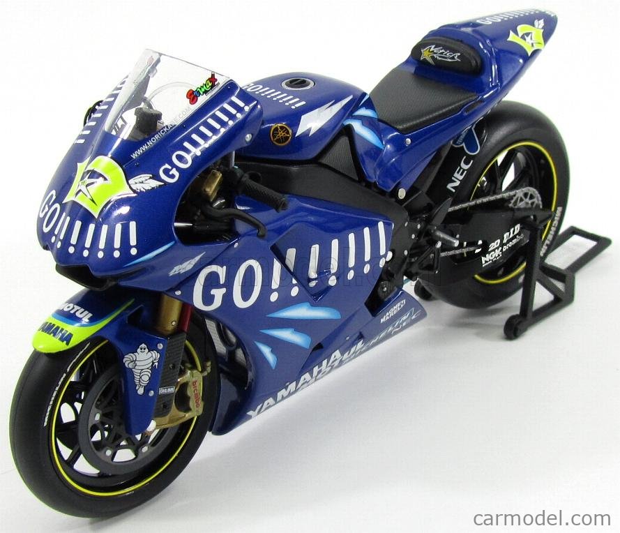 MINICHAMPS 122043017 Echelle 1 12 YAMAHA YZR M1 N 17 MOTOGP 2004 N