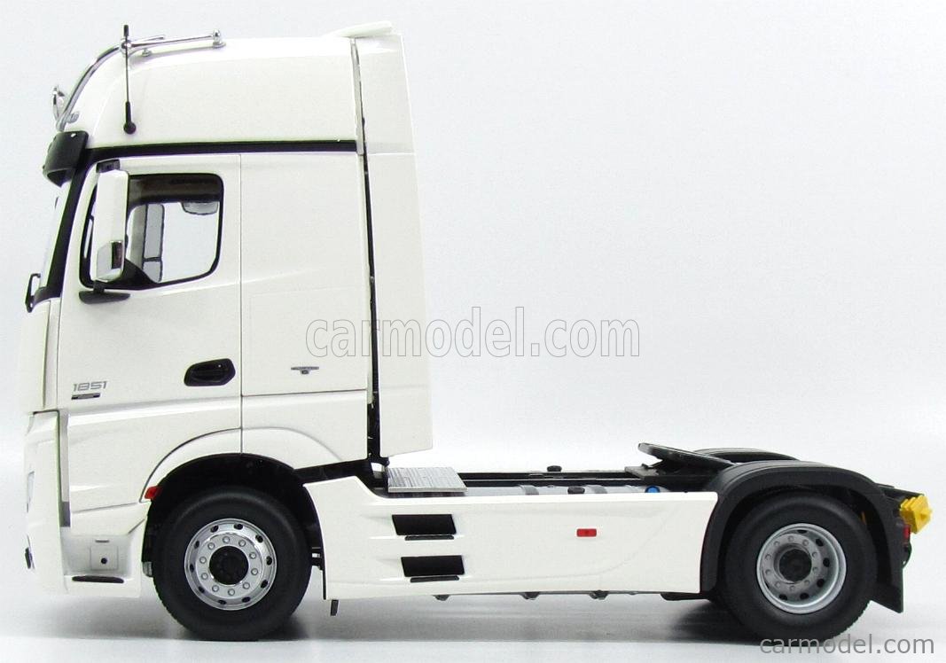 Four Micro onde 24v camion Mercedes Actros Gigaspace 20 litres 453J