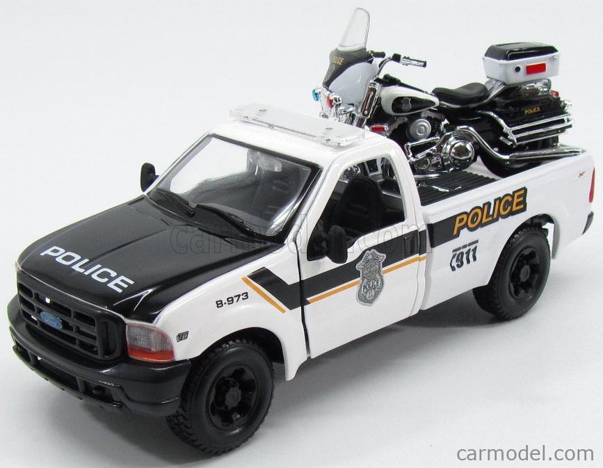 New in Box 1/18 Maisto Harley Davidson NYPD Police die cast