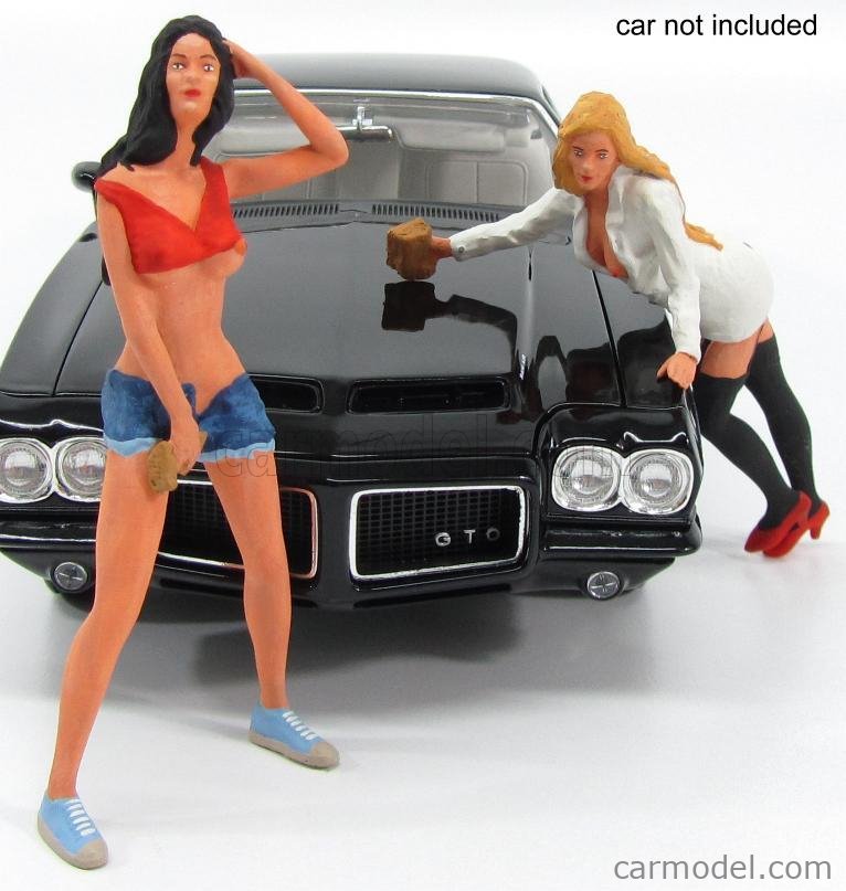 Oxford Diecast Bikini Car Wash Girls 4 piece Figurine Set for 1/18