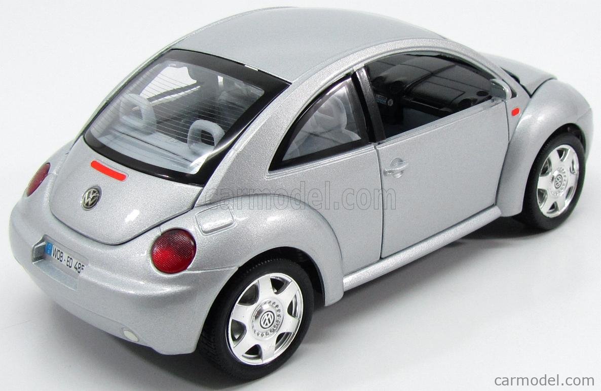 Burago Volkswagen 1/18 シルバー BURAGO 3322 Scale 1/18 | VOLKSWAGEN NEW BEETLE 1998 SILVER