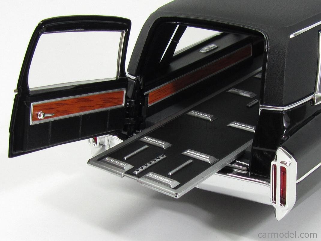 GREENLIGHT PC18002 Scale 1/18 | CADILLAC S&S HEARSE 1966