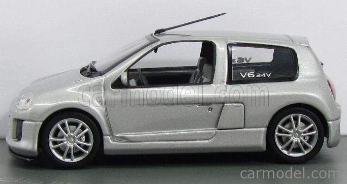 RENAULT CLIO V6 24V 1998 1/43 Universal Hobbies