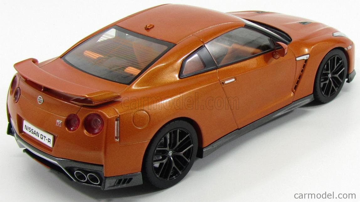 国際貿易　1/18 NISSAN GT-R 2017 TRIPLE9 T9-1800198 Scale 1/18 | NISSAN GT-R (R35) COUPE 2017