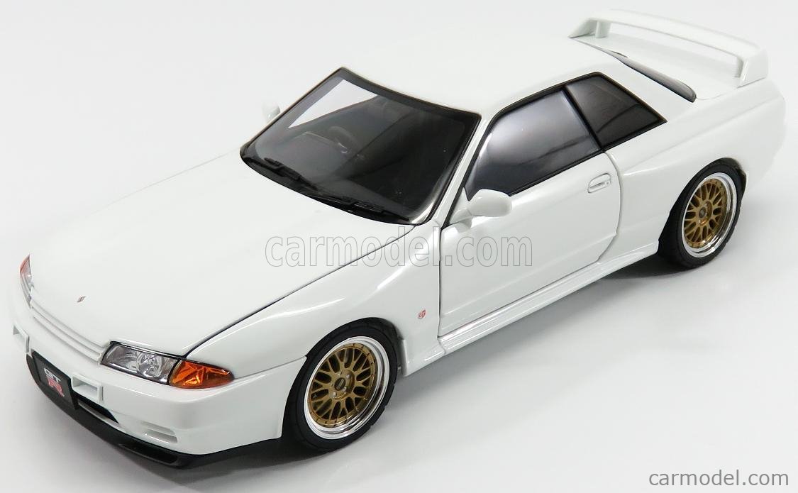 衆院1/18オートアートAaニッサン スカイラインGT-R(R32)NISMO ミニカー