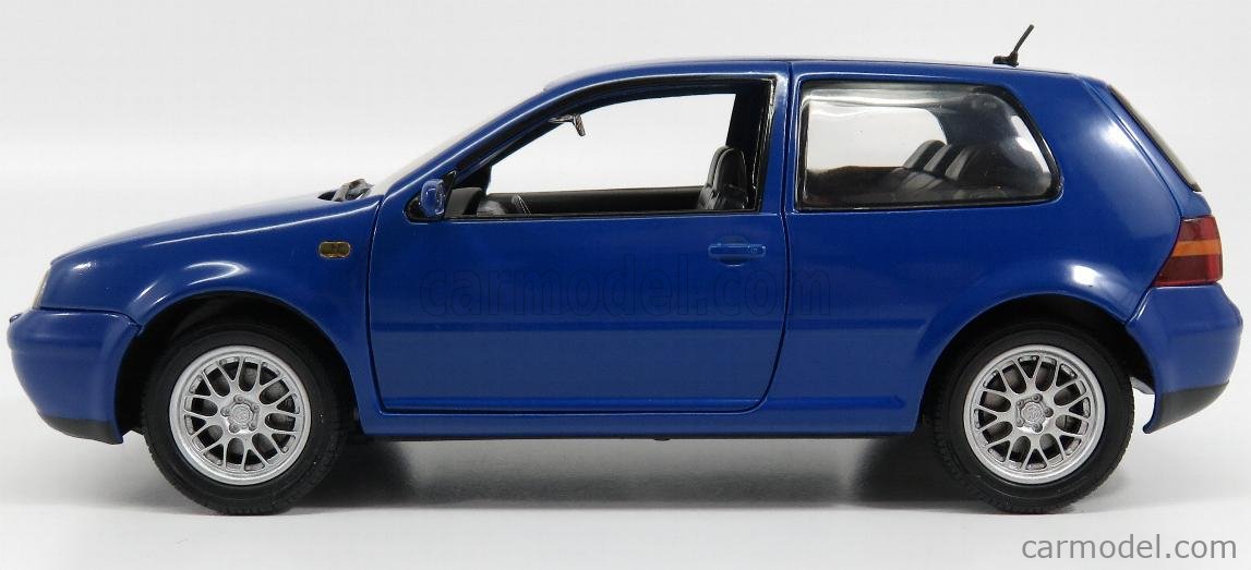 REVELL 08945 Scale 1/18 | VOLKSWAGEN GOLF IV 2-DOOR GTi 1993 BLUE