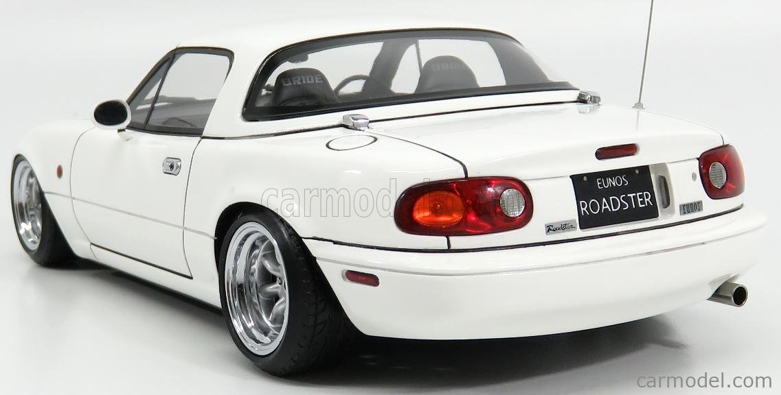 IGNITION-MODEL IG0663 Scale 1/18  MAZDA EUNOS NA ROADSTER CLOSED 2008 WHITE