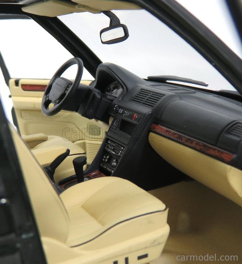 AUTOart 1/18 RANGE ROVER 4.6 HSE グリーン 1/18 AUTOart Land Rover Range Rover 4.6 HSE (RHD) (Metallic