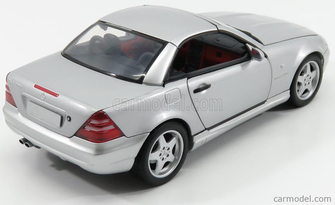 UT-MODELS 26151 Scale 1/18 | MERCEDES BENZ SLK-CLASS 230