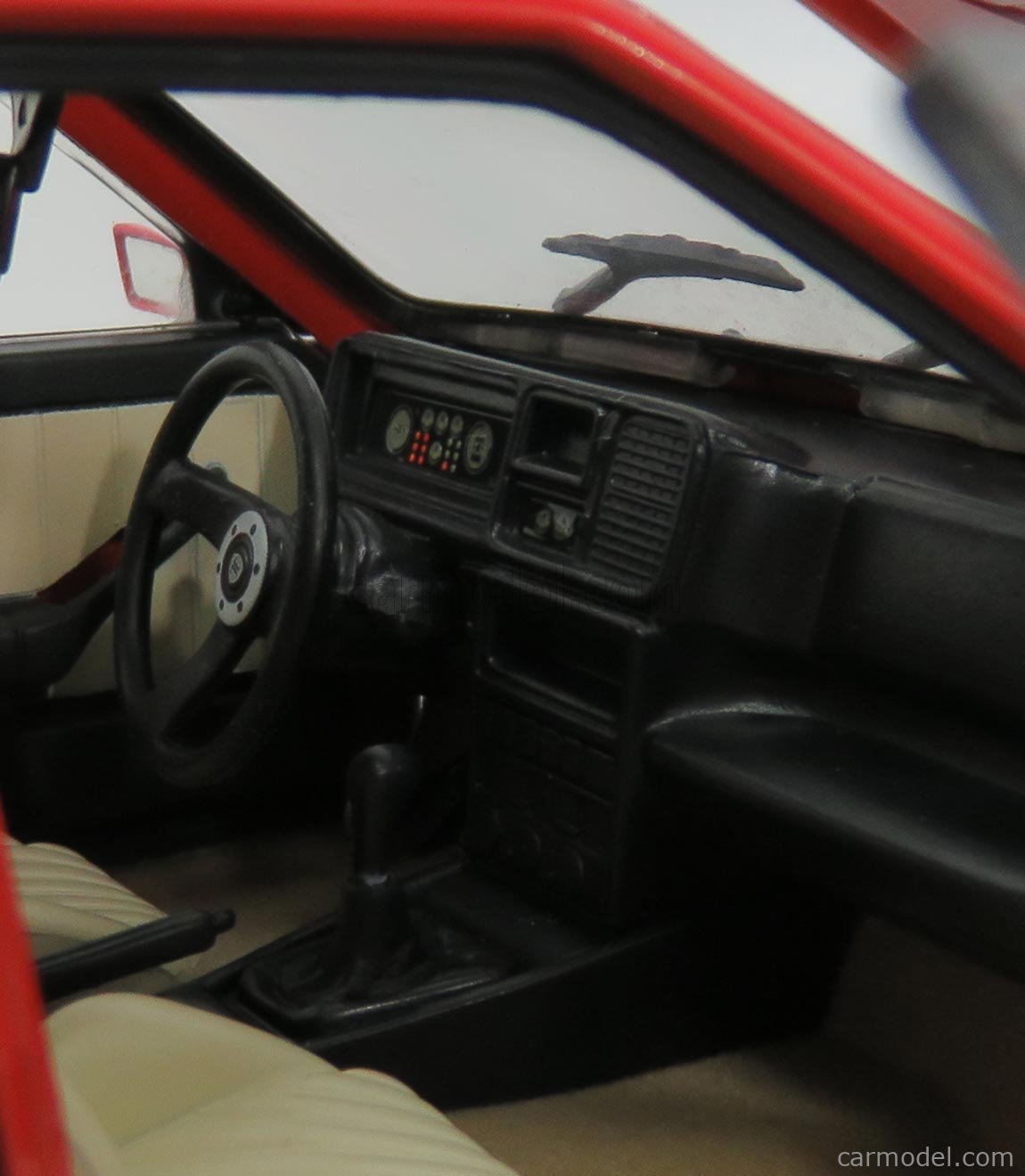 RICKO 32113R Scale 1/18 | LANCIA DELTA INTEGRALE HF EVOLUZIONE RED