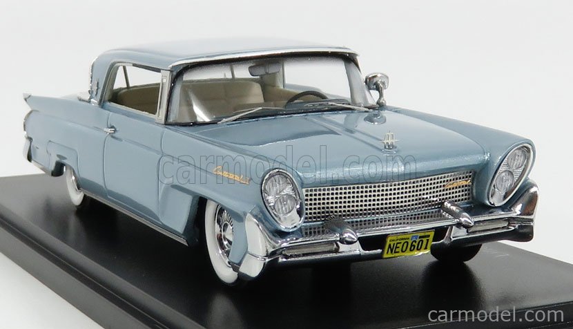 Neo 1/43 Resin car model Lincoln Continental Town Car 1982