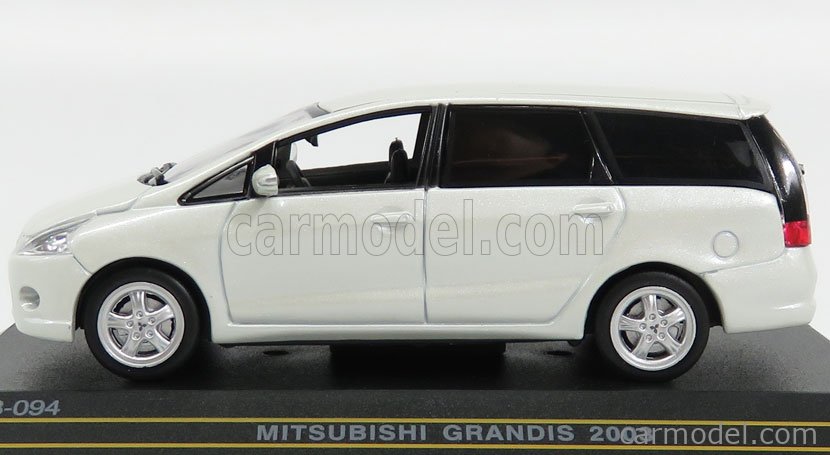First43 1/43 Mitsubishi Grandis 2003 White F43-094