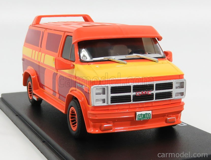 グリーンライト　1983 GMC Vandura GreenLight 1983 GMC Vandura Custom - White • DiecastSociety.com