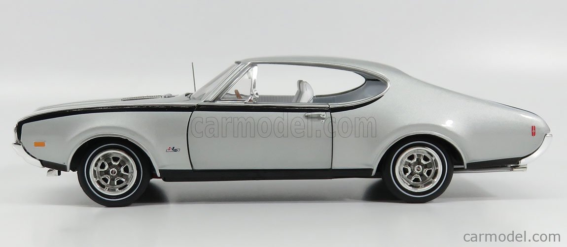 AUTOWORLD AMM1143/06 Scale 1/18 | OLDSMOBILE CUTLASS HURST