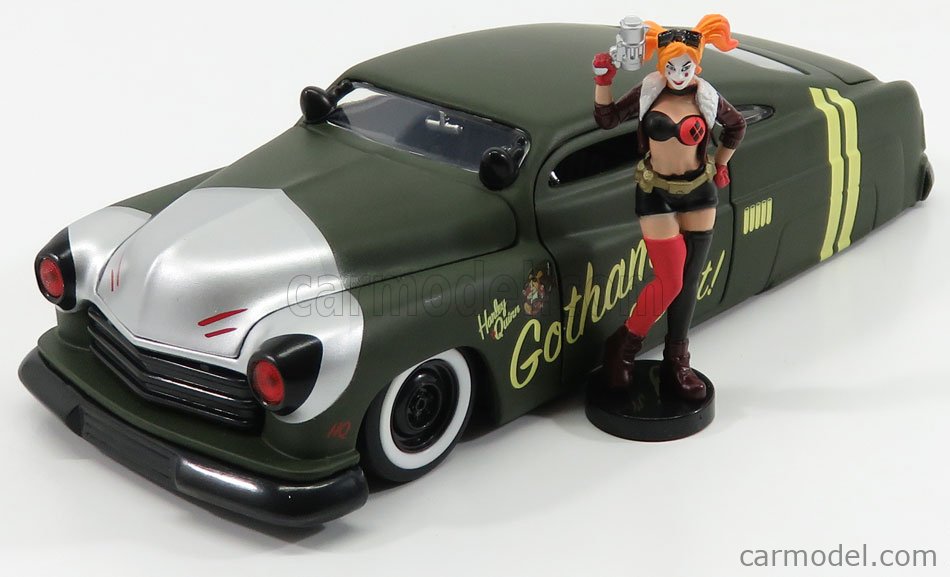 JADA 253255005 Scala 1/24  MERCURY COUPE 1951 WITH HARLEY QUINN FIGURE GREEN SILVER