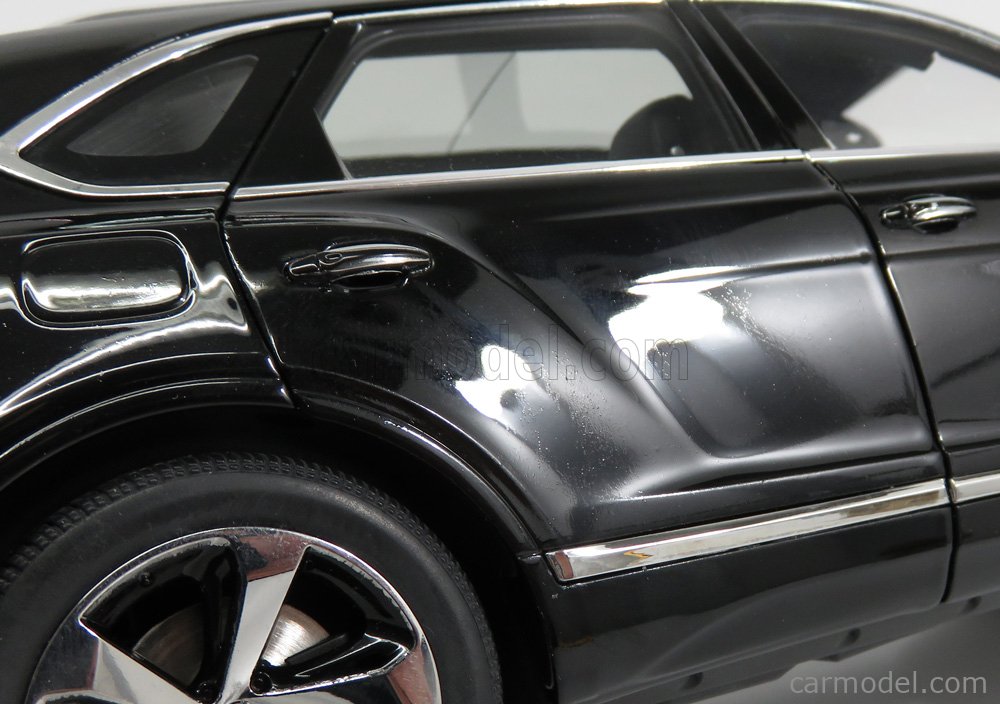 Kyosho 021nx Scale 1 18 Bentley Bentayga Suv 16 Defect Paint And Discolored Chrome Onyx Black Met