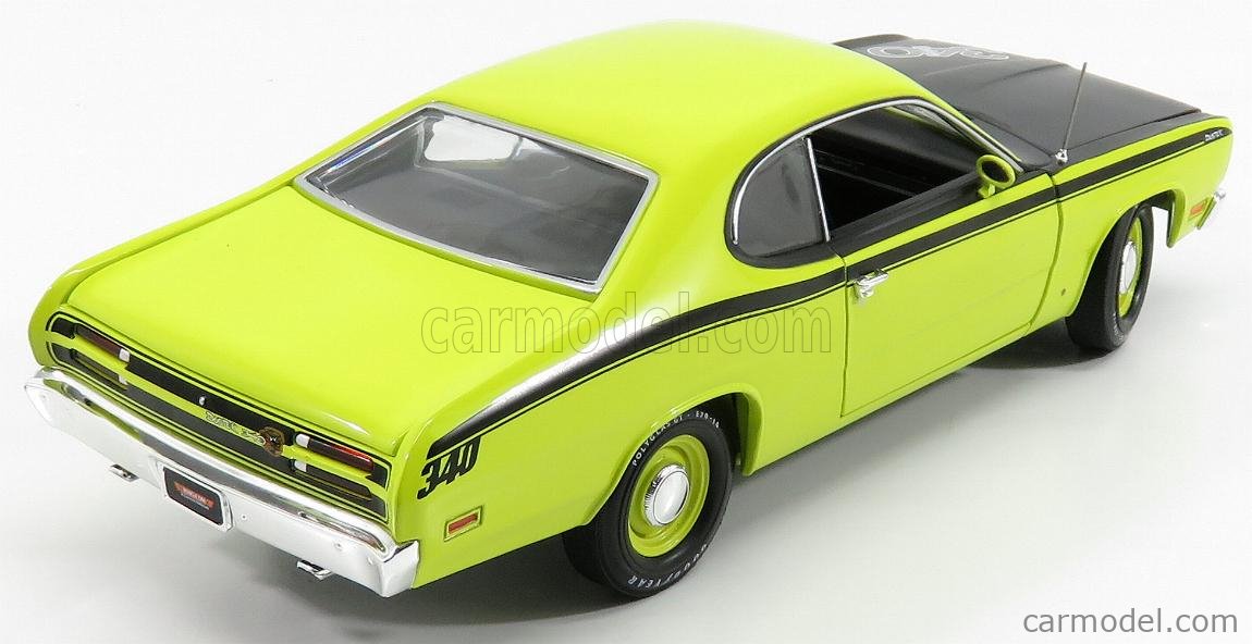 AUTOWORLD AMM1154/06 Scale 1/18 | PLYMOUTH DUSTER COUPE 1971 GREEN