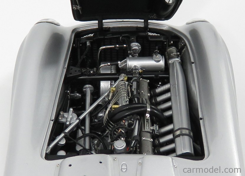 CMC M066 Scale 1/18 | MERCEDES BENZ 300 SLR SPIDER N 722