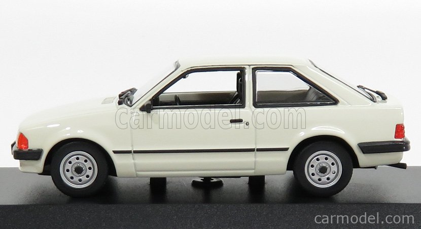 Modèle Réduit Ford Escort MkIII 1981 Gris Métal - Minichamps 1/43 - Édition Limitée
