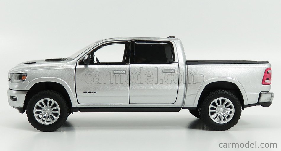 モーターmax 79357 2019 RAM 1500 ララミー クルーキャブ ピックアップトラック ブラック 1/24 ダイカスト モデ | Motormax All Star Toys 2019 Dodge RAM 1500 Laramie Crew