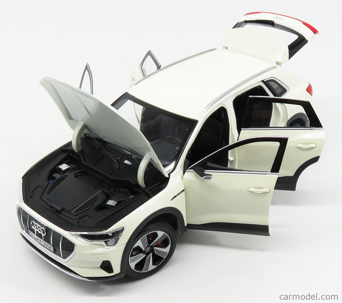 ノレブ NOREV 特注品 アウディ Audi e-tron 1/18 ノレブ NOREV 特注品 アウディ Audi e-tron 1/18