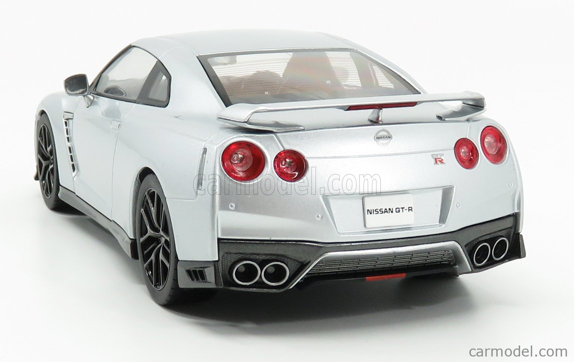 1/18 日産 右ハンドル Nissan GT-R 2017 Silver First18 - ミニカー