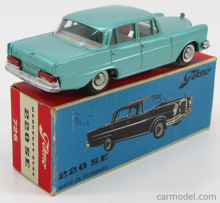 TEKNO 726 Scale 1/43 | MERCEDES BENZ 220 SE GREEN MET