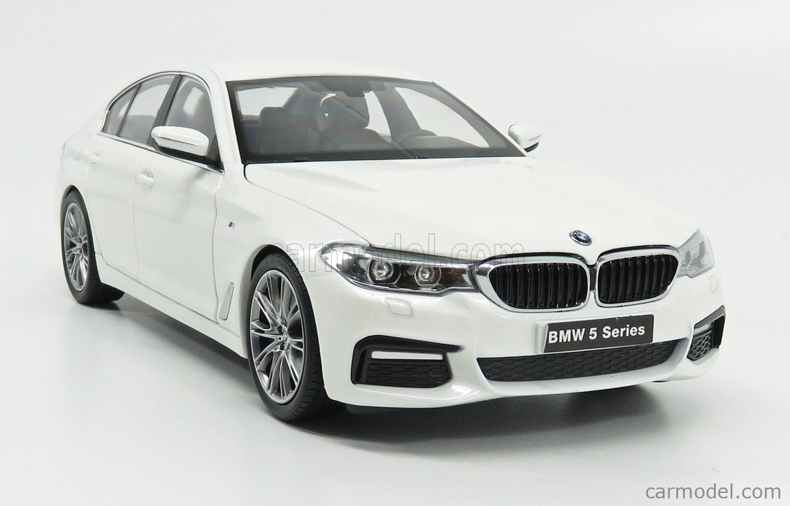 KYOSHO 08941W Scale 1/18 | BMW 5-SERIES (G30) M SPORT 2017 MINERAL WHITE