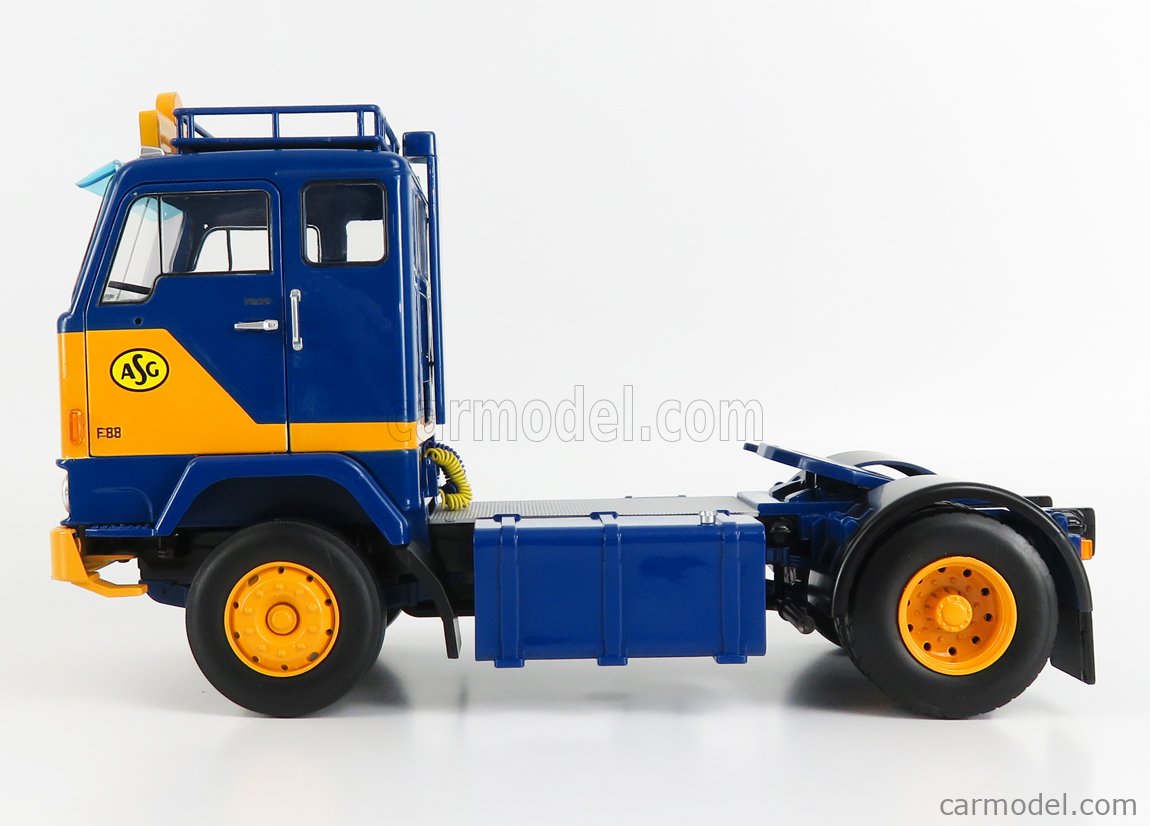 1/18 ボルボ　F88 VOLVO F88 1971 WHITE/RED 1/18 MODEL CAR GROUP - Denkit Hobbies