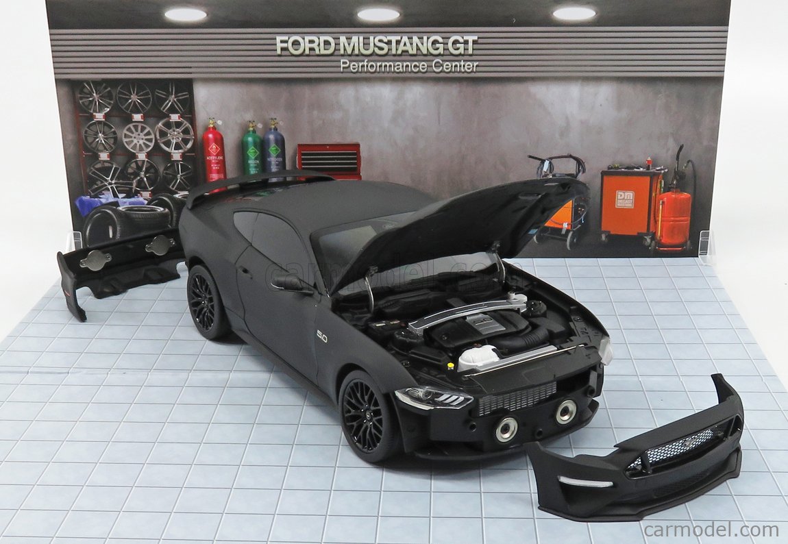 AUTOart 1:18 Scale Ford Mustang GT 2005 Production Version