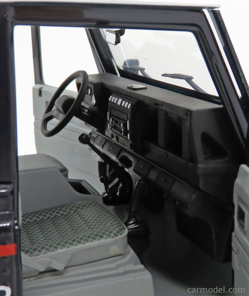 Land Rover Defender 90 Station Wagon - UNIVERSAL HOBBIES