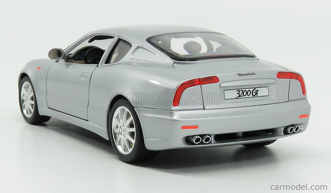 BURAGO y MAISTO escala 1/18. BURAGO, 1 Maserati 3200 GT …