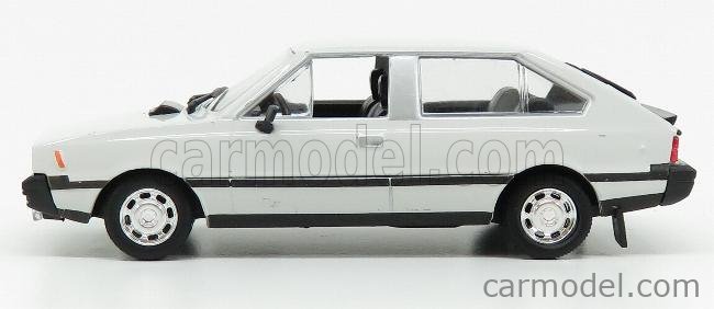 1:43 FSO Polonez Coupe Prima 3 Door White Diecast Scale Model Car 