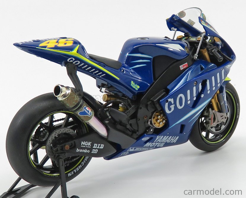 YAMAHA - YZR-M1 TEAM GOULOISES FORTUNA N 46 VALENTINO ROSSI MOTOGP SEASON  2004 WORLD CHAMPION