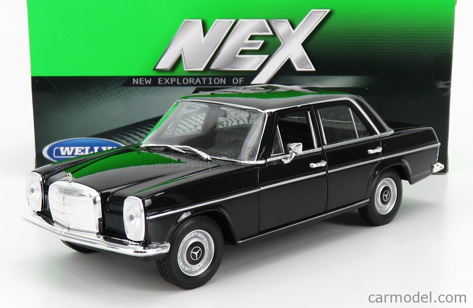 1:24 Mercedes Benz 220 W115 1968 Black Classic Welly Diecast Detail Scale Model