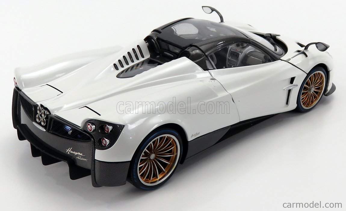 LCD-MODEL LCD18002WH Scale 1/18  PAGANI HUAYRA ROADSTER 2018 WHITE