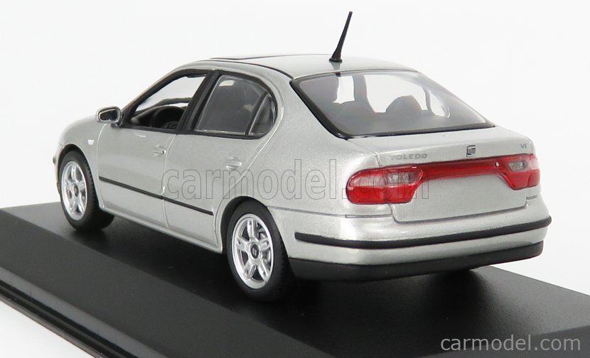 MINICHAMPS 433058403-SLC009 Scale 1/43 | SEAT TOLEDO II 2.0 TDI 1998 SILVER