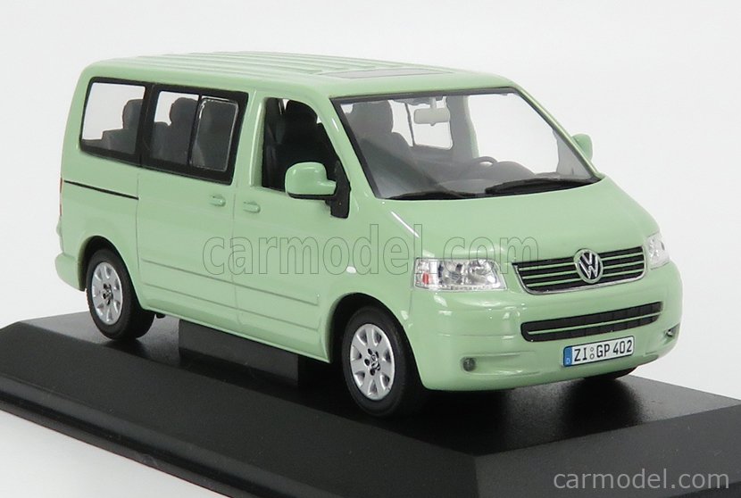 1:43 Minichamps VW Multivan grün/green in OVP 