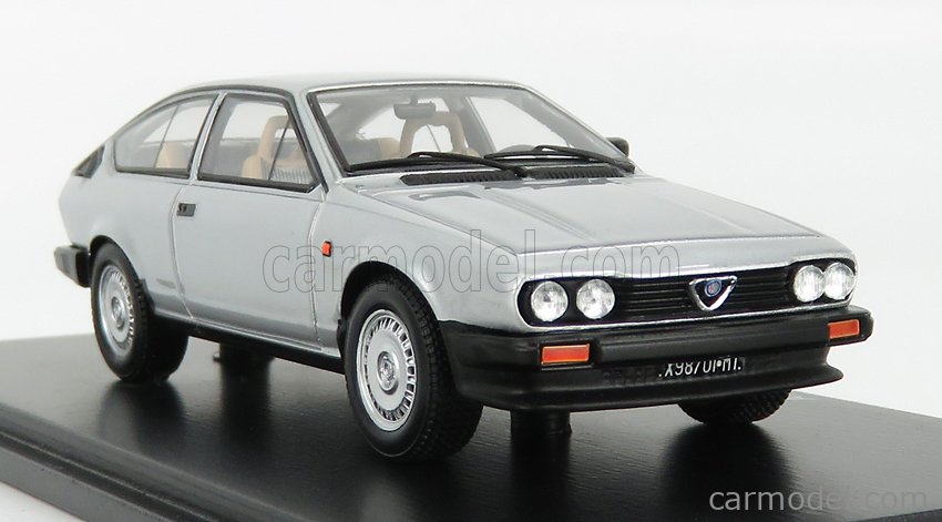 1:43 Spark Alfa Romeo Alfetta Gtv 2.0 1980 Silver S9046 Modellbau 