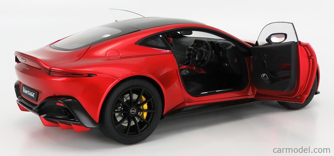 AUTOart Aston Martin Vantage GTE Le Mans Pro 2018 Presentation Car 1:18
