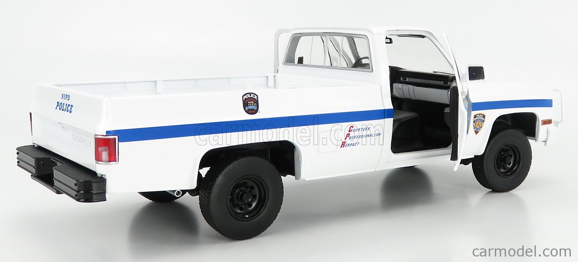 IN 1:18 scale by Greenlight NYPD 1984 Chevrolet CUCV M1008 