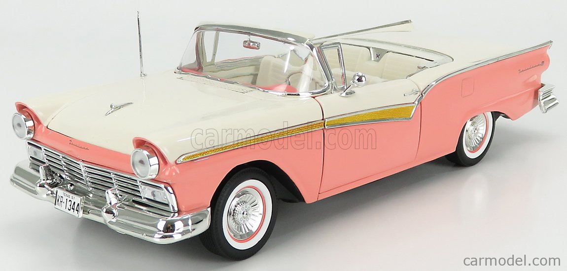 1957 Ford Fairlane 500 Skyliner, Coral Pink & Colonial White - Sun Star  1344 - 1/18 Diecast Car 