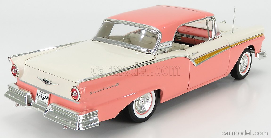 AX171 SUN STAR 1/18 1:18 FORD FAIRLANE SKYLINER 1957 VERT ET BLANC REF 1332