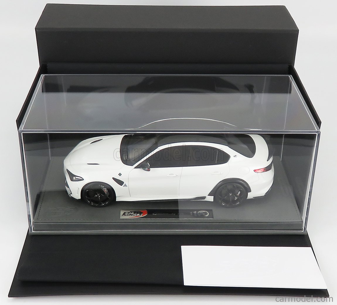 Miniature Alfa Romeo Giulia GTA Blanco Trofeo 2022 - Échelle 1:18 - Solido - Portières Ouvrantes