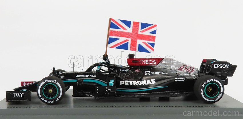 Modèle F1 Spark 1:43 - Mercedes AMG W12 Lewis Hamilton GP De Grande-Bretagne 2021 + Drapeau - Neuf