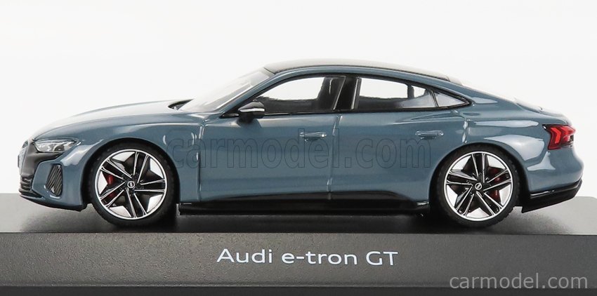Article - Audi e-tron GT, Kemora Grey, escala 1:43