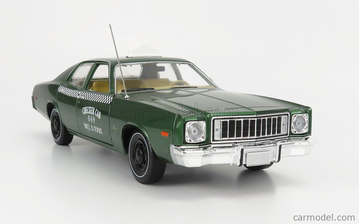 GREENLIGHT 19110 Scala 1/18  PLYMOUTH FURY CHECKER CAB TAXI 1976 - BEVERLY HILLS COP GREEN MET